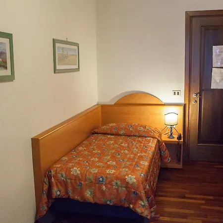 Lägenhetshotell Giada Palace - 3*